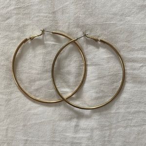 Super cute large gold hoops!